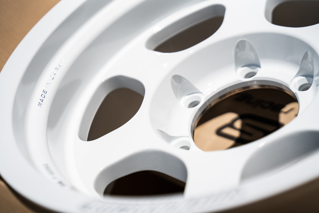 Volk TE37XT M-Spec / 16x8 -20 / 6x139.7 / Dash White – Sensei 6