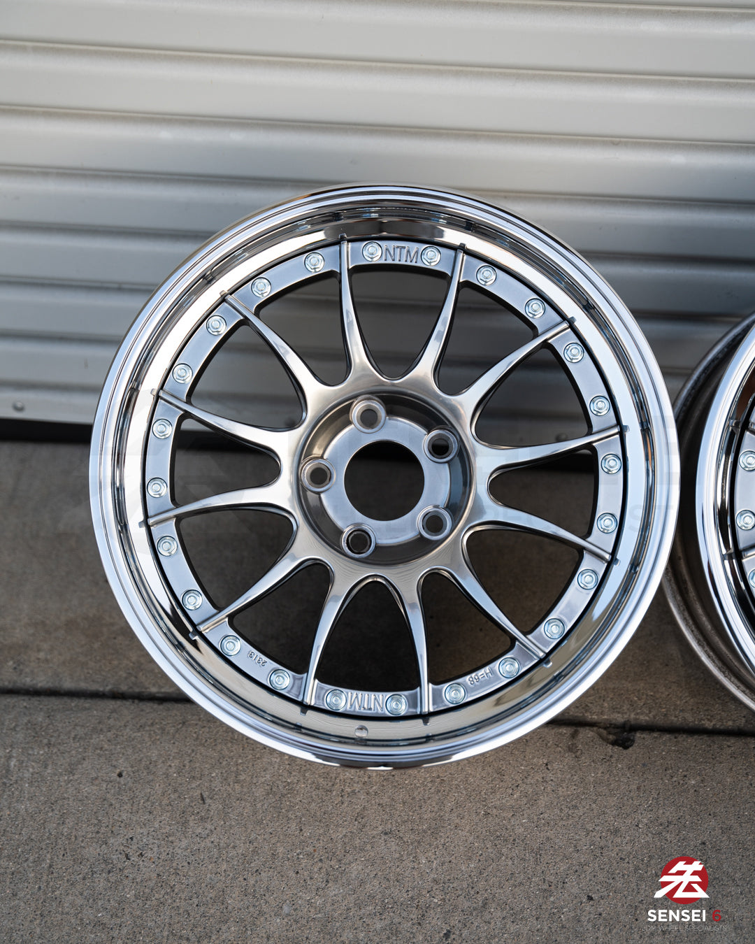 Ruedas NTM Pista de 18" [borde escalonado] (ruedas usadas, hechas a pedido)