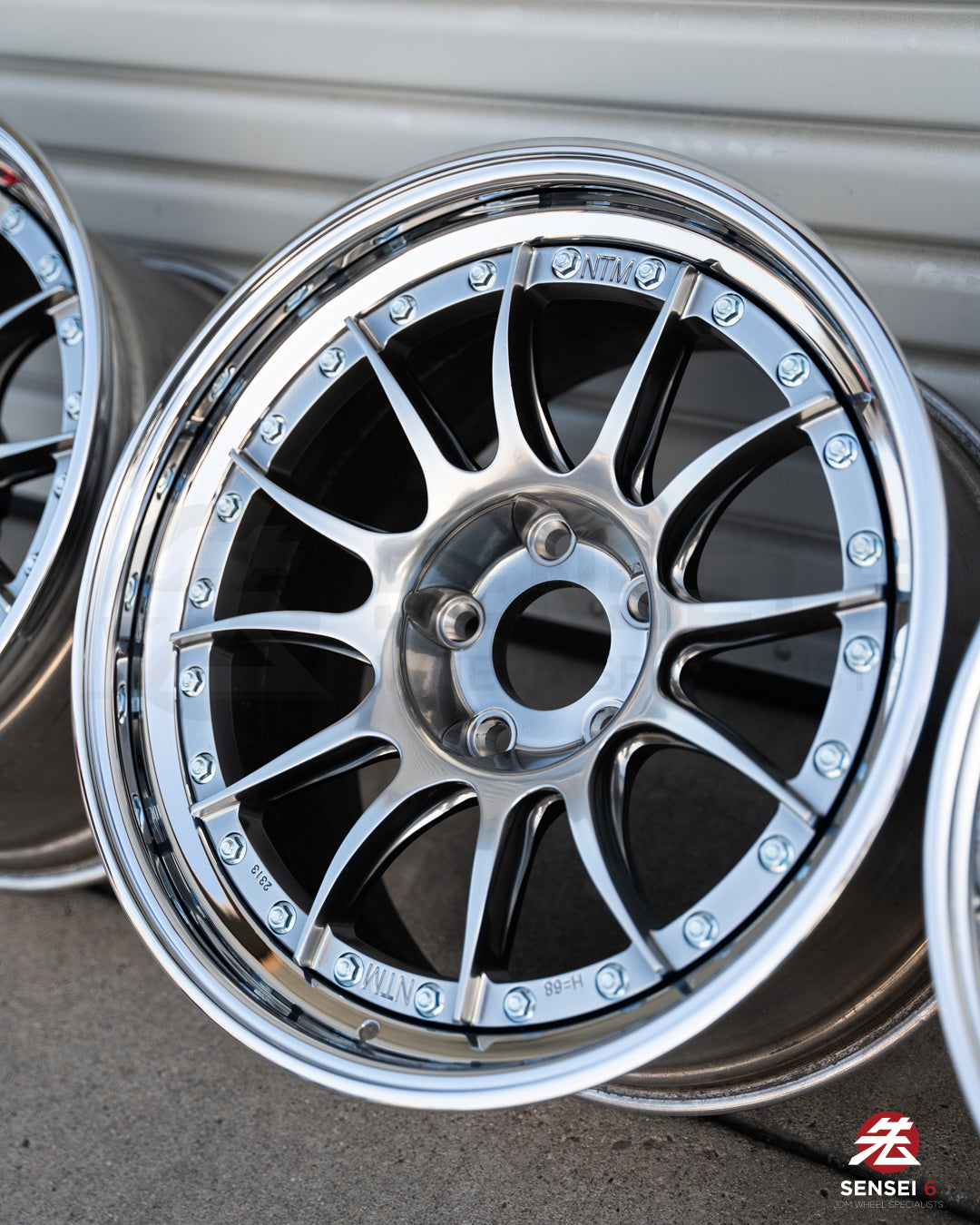 Ruedas NTM Pista de 18" [borde escalonado] (ruedas usadas, hechas a pedido)