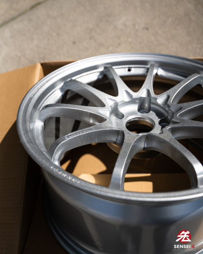 Volk CE28N-Plus / 18x9.5 +22 / 5x114.3 / Diamond Silver (DS)