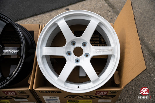 Volk TE37 Saga S-Plus / 17x9 +22 / 5x114.3 / Blanco Dash 