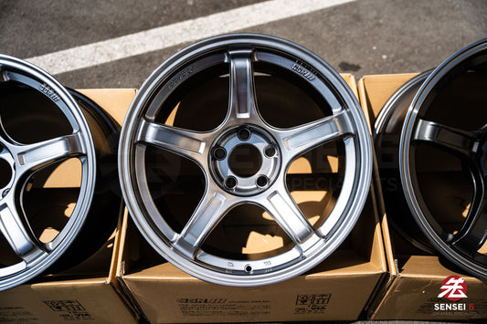 SSR GTX03 / 18x10.5 +12 / 5x114.3 / プラチナシルバー