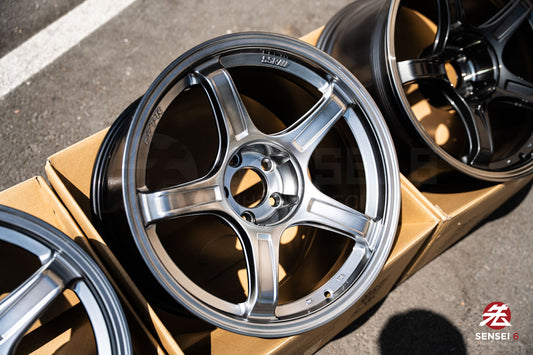 SSR GTX03 / 18x10.5 +12 / 5x114.3 / プラチナシルバー