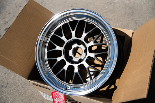 Volk 21A / 18x9.5 +30 / 5x114.3 / Dark Gunmetal Rim DC (VC)