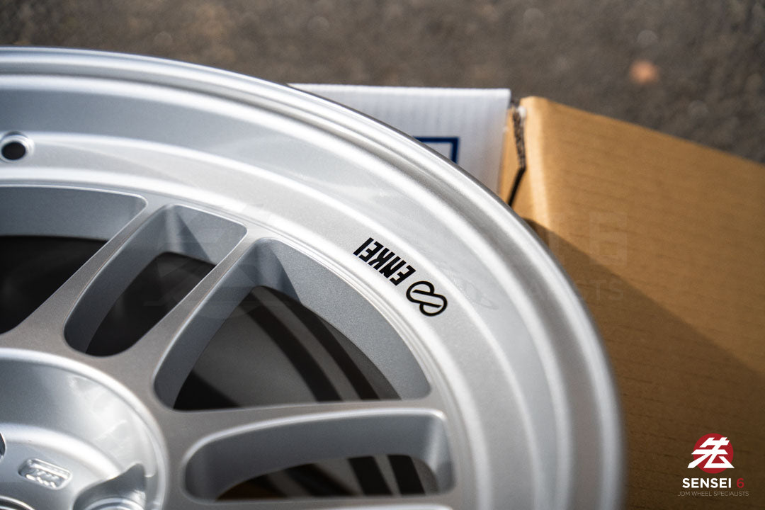 Enkei RPF1RS / 17x9 +12 / 5x114.3 / F1 Silver (S)