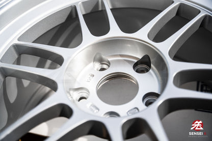 Enkei RPF1RS / 17x9 +12 / 5x114.3 / F1 Silver (S)