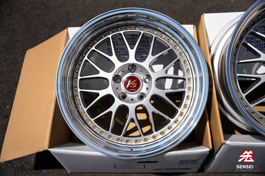 Trabajo VS-XX [Labio escalonado] / 19x9,5 -3, 19x10,5 +1 / 5x114,3 / Gris claro plateado