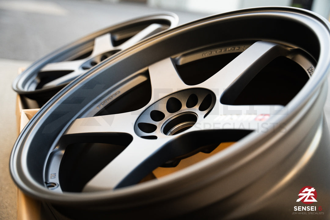 Nismo LMGT4 / 19x9.5 +30, 19x10.5 +25 / 5x114.3 / Matte
