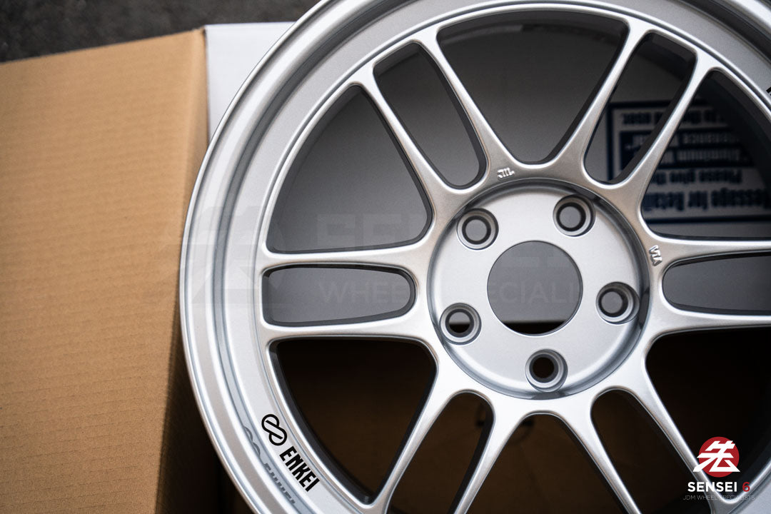 Enkei RPF1 / 17x9 +22 / 5x114.3 / F1 Silver (S)