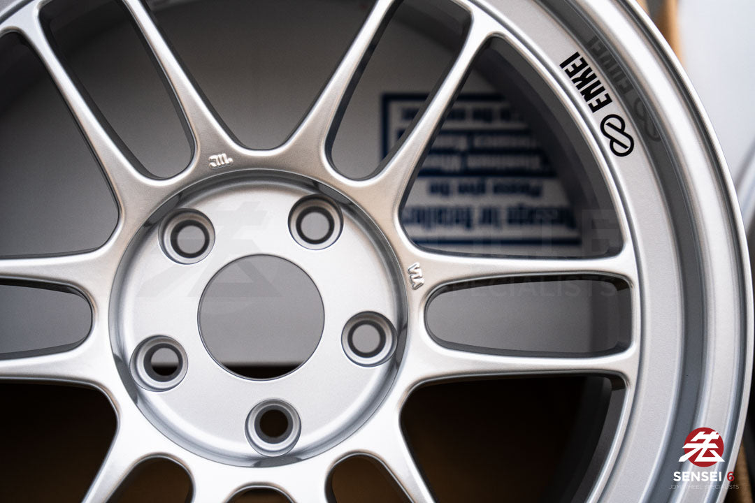 Enkei RPF1 / 17x9 +22 / 5x114.3 / F1 Silver (S)