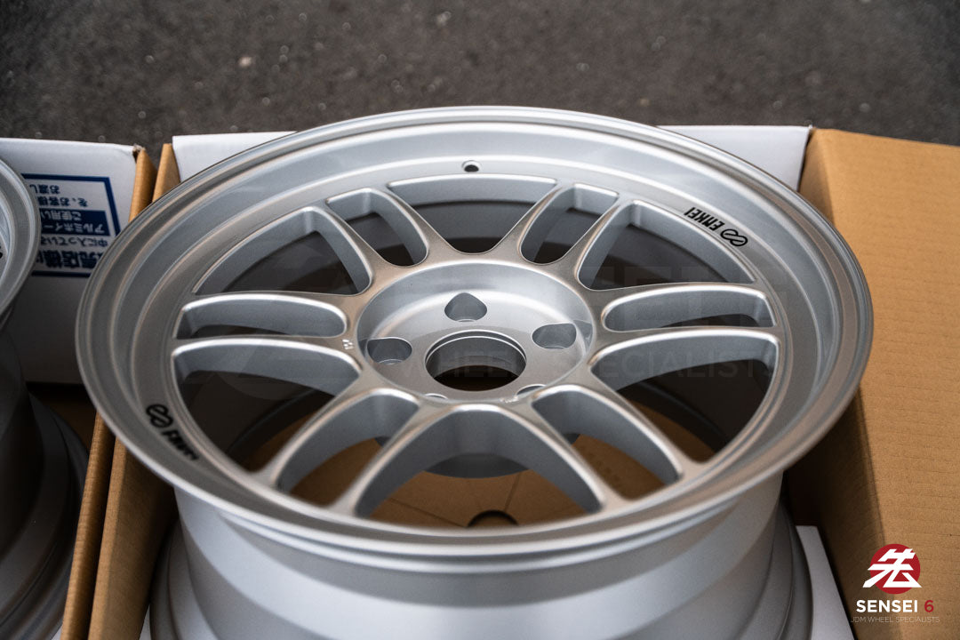 Enkei RPF1 / 17x9 +22 / 5x114.3 / F1 Silver (S)
