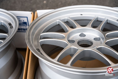 Enkei RPF1 / 17x9 +22 / 5x114.3 / F1 Silver (S)
