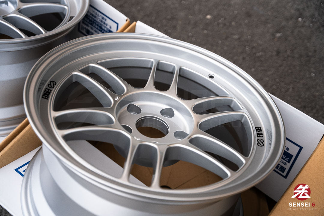 Enkei RPF1 / 17x9 +22 / 5x114.3 / F1 Silver (S)