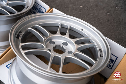 Enkei RPF1 / 17x9 +22 / 5x114.3 / F1 Silver (S)