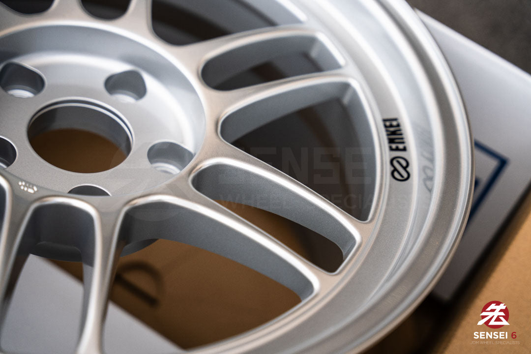 Enkei RPF1 / 17x9 +22 / 5x114.3 / F1 Silver (S)
