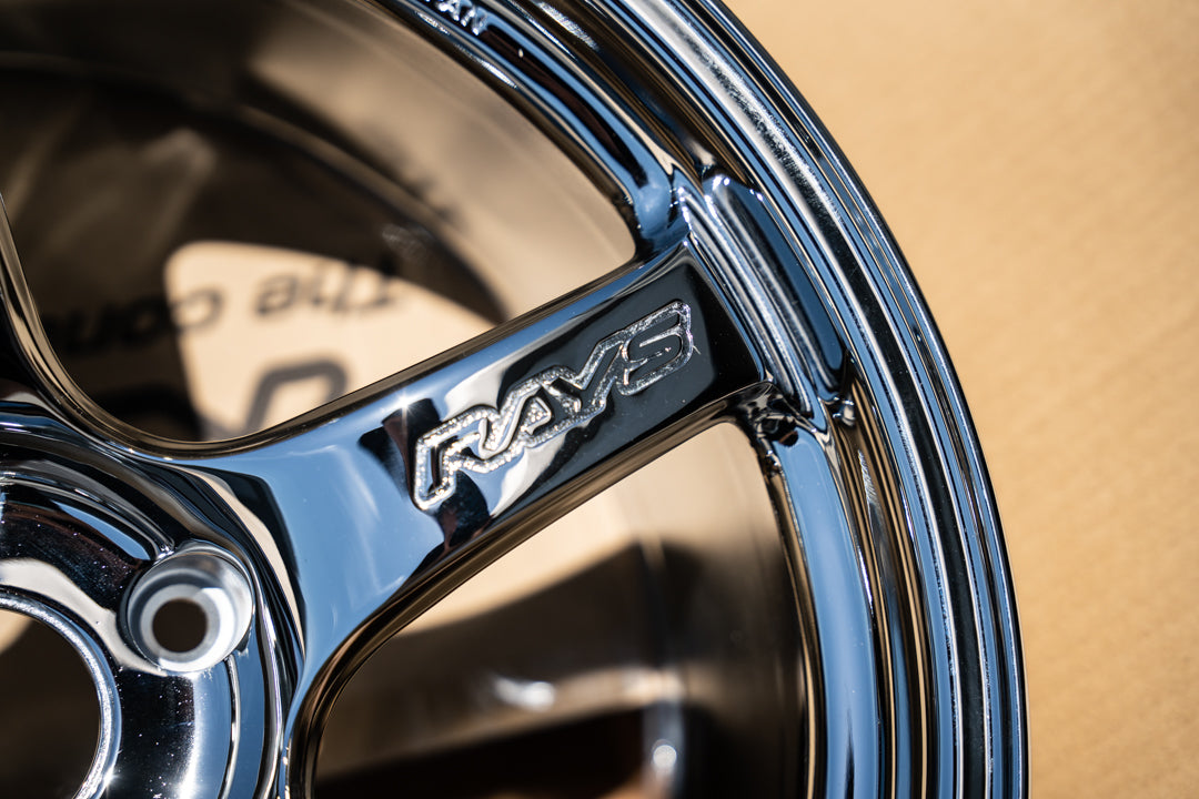 Luces Gram 57CR / 18x9.5 +22 / 5x114.3 / Cromadas 