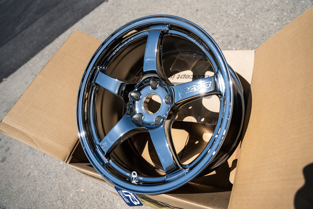 Luces Gram 57CR / 18x9.5 +22 / 5x114.3 / Cromadas 
