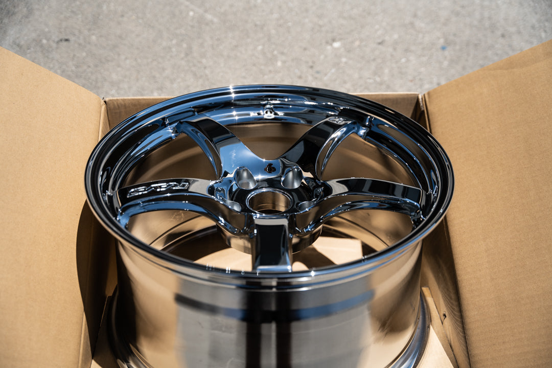 Luces Gram 57CR / 18x9.5 +22 / 5x114.3 / Cromadas 