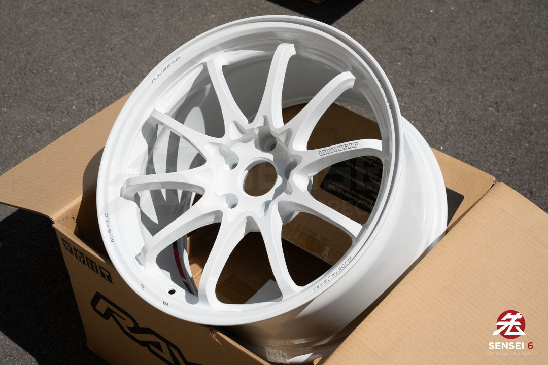 Volk CE28N-Plus M-Spec / 18x10 +40 / 5x120 / Dash White (DW)