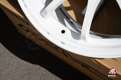 Volk CE28N-Plus M-Spec / 18x10 +40 / 5x120 / Dash White (DW)