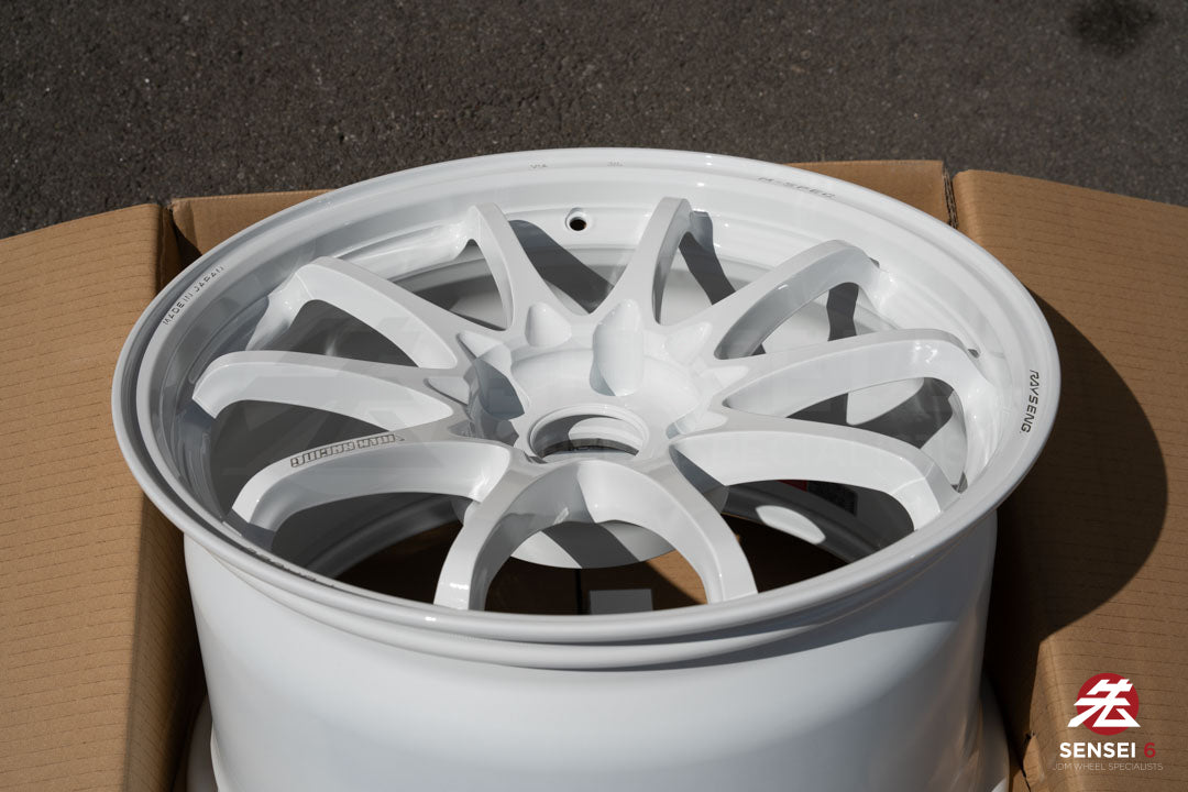 Volk CE28N-Plus M-Spec / 18x10 +40 / 5x120 / Dash White (DW)