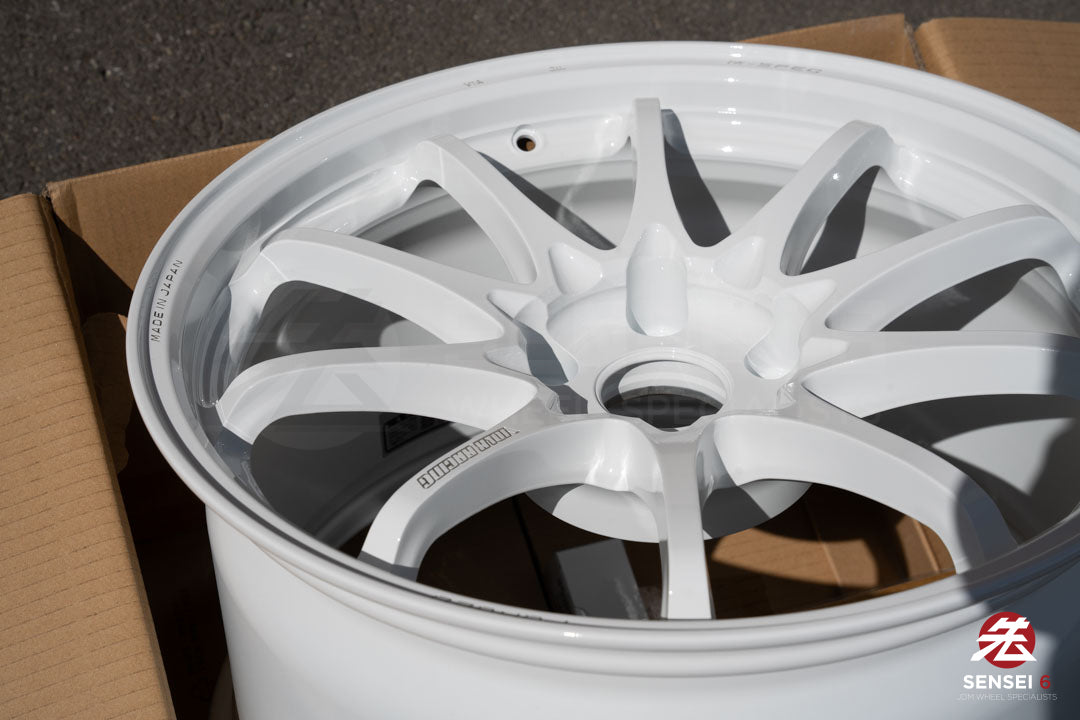 Volk CE28N-Plus M-Spec / 18x10 +40 / 5x120 / Dash White (DW)