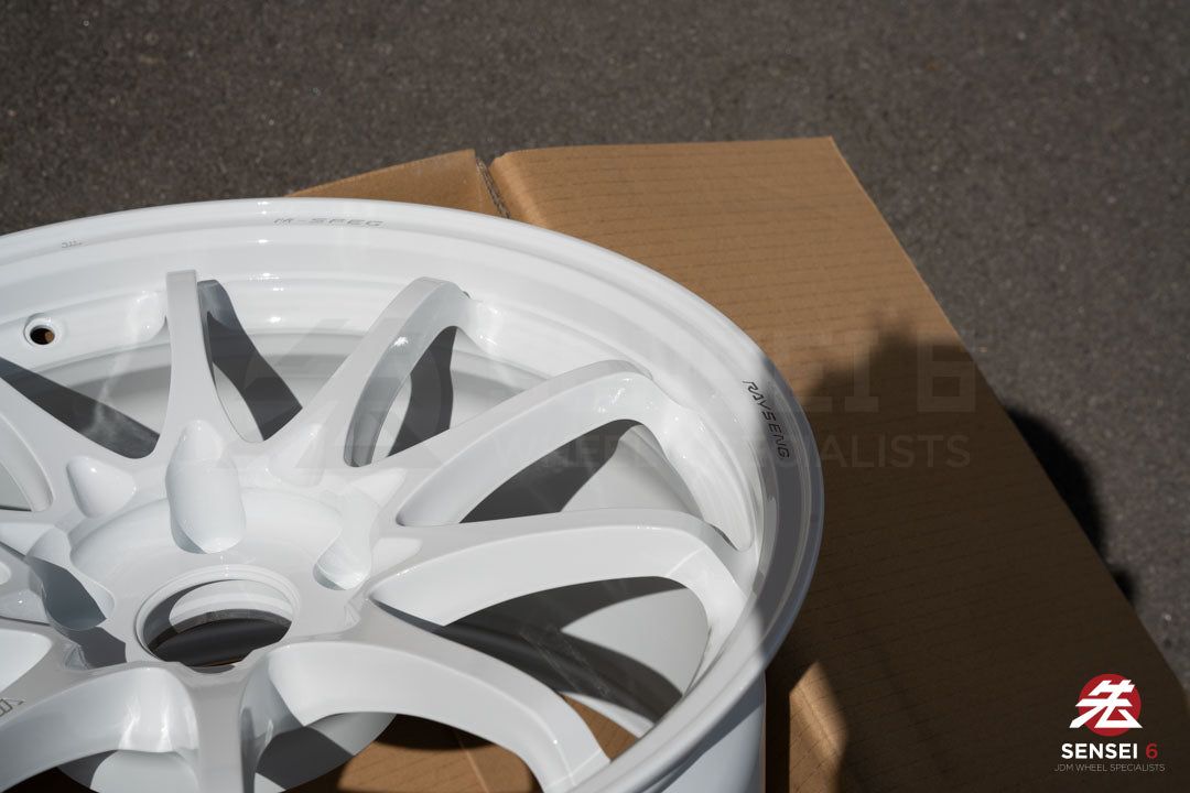 Volk CE28N-Plus M-Spec / 18x10 +40 / 5x120 / Dash White (DW)