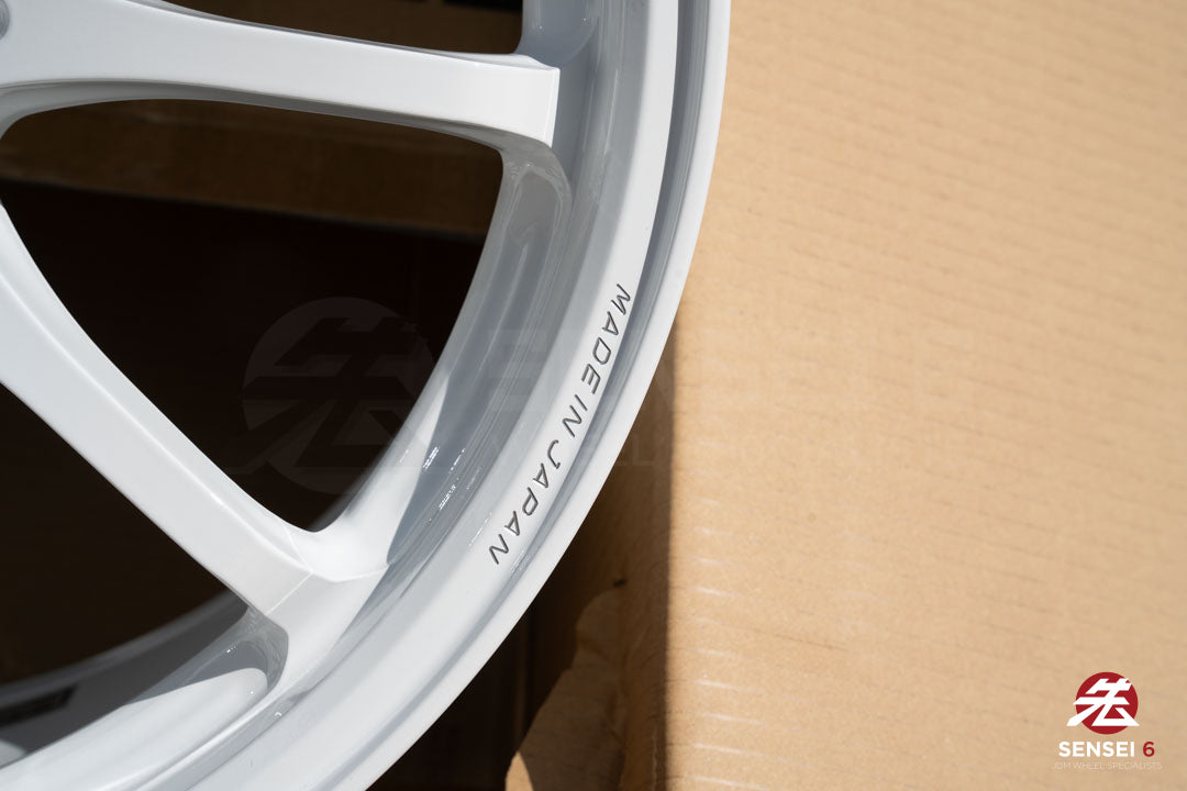 Volk CE28N-Plus M-Spec / 18x10 +40 / 5x120 / Dash White (DW)