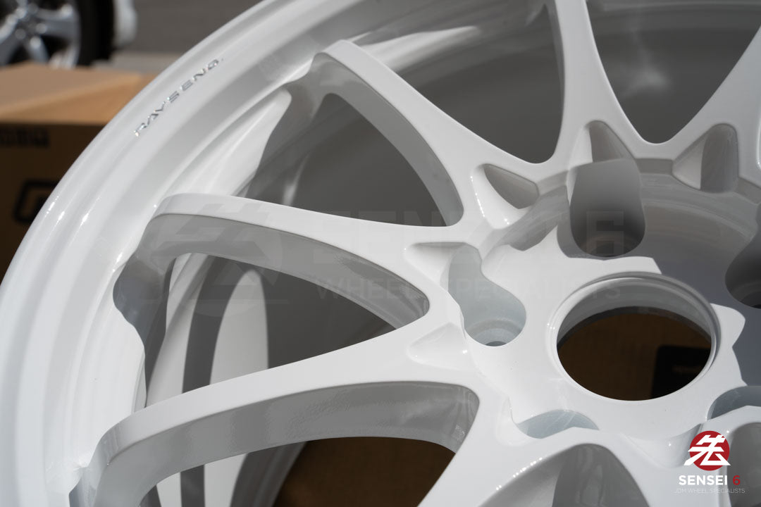 Volk CE28N-Plus M-Spec / 18x10 +40 / 5x120 / Dash White (DW)