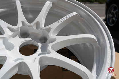 Volk CE28N-Plus M-Spec / 18x10 +40 / 5x120 / Dash White (DW)