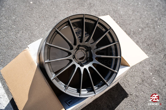 Enkei RS05RR / 18x10.5 +22 / 5x114.3 / Graphite Metallic (GM)