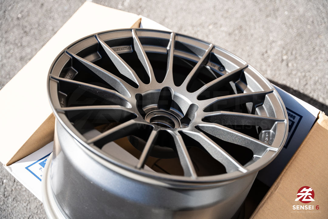 Enkei RS05RR / 18x10.5 +22 / 5x114.3 / Graphite Metallic (GM)