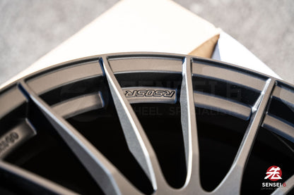 Enkei RS05RR / 18x10.5 +22 / 5x114.3 / Graphite Metallic (GM)