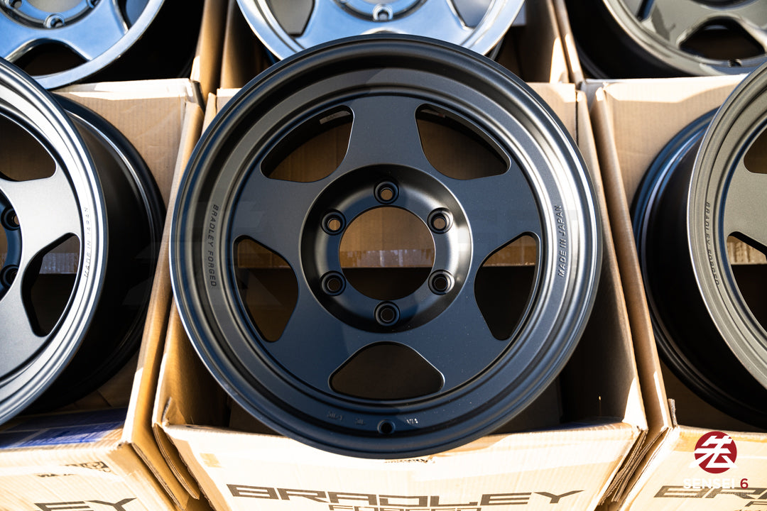 Bradley Forged Takumi / 16x8 +0 / 6x139.7 / Negro mate 