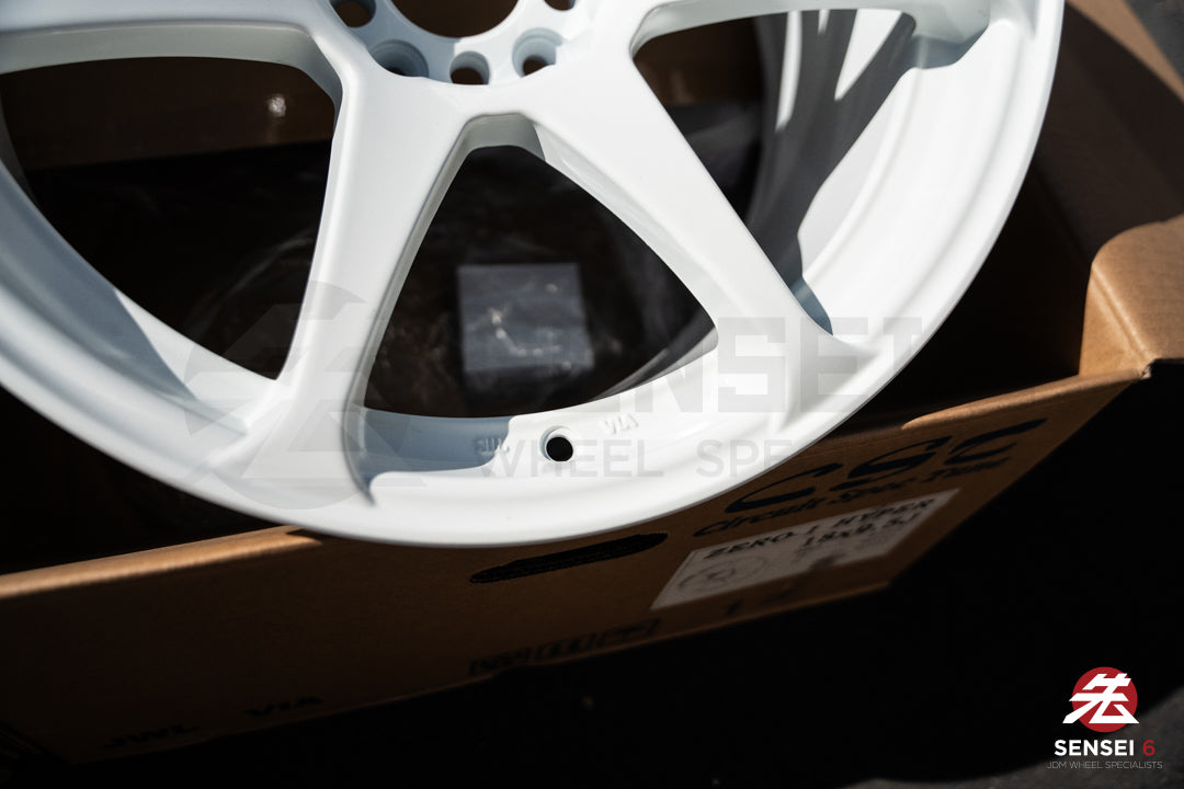 CST Zero-1 Hyper / 18x9.5 +15 / 5x114.3 / Blanco (WH)