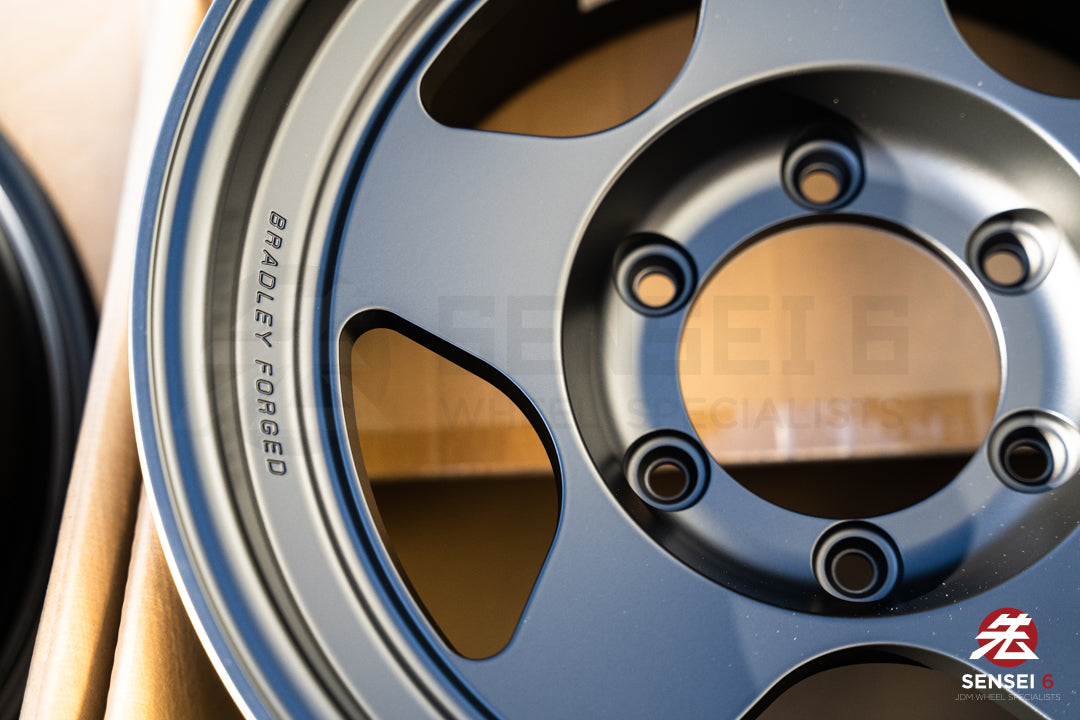 Bradley Forged Takumi / 16x8 +0 / 6x139.7 / Negro mate 