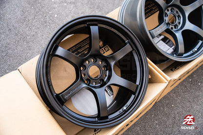 Gram Lights 57DR / 18x9.5 +22 / 5x114.3 / Semi Gloss Black (SB)