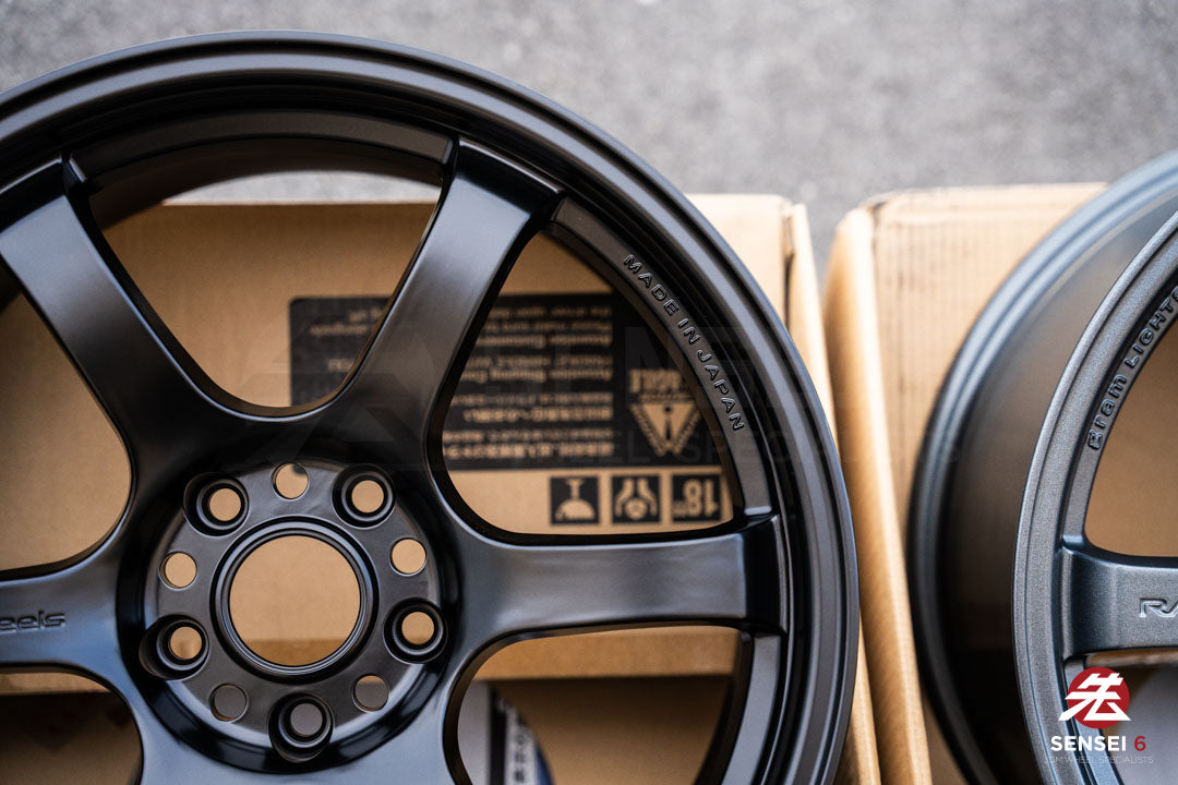 Gram Lights 57DR / 18x9.5 +22 / 5x114.3 / Semi Gloss Black (SB)