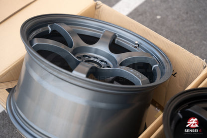 Gram Lights 57DR / 18x9.5 +38 / 5x100 / Gun Blue II (G2)