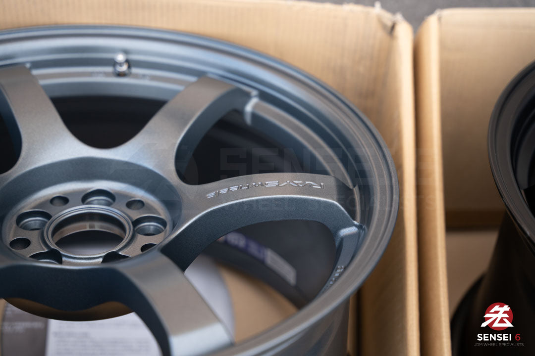 Gram Lights 57DR / 18x9.5 +38 / 5x100 / Gun Blue II (G2)