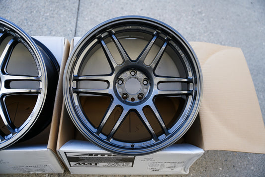 AME Tracer TM02 / 18x9.5 +38 / 5x100 / Negro pistola