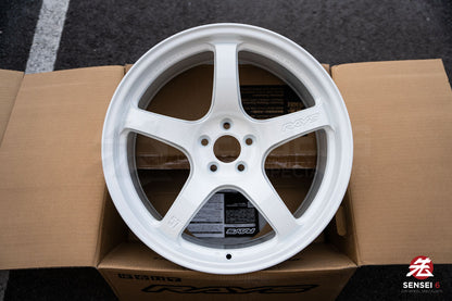 Gram Lights 57CR / 18x9.5 +38 / 5x100 / Ceramic Pearl White (CPP)