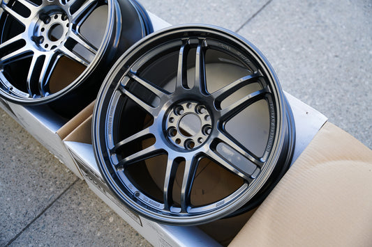 AME Tracer TM02 / 18x9.5 +38 / 5x100 / Negro pistola