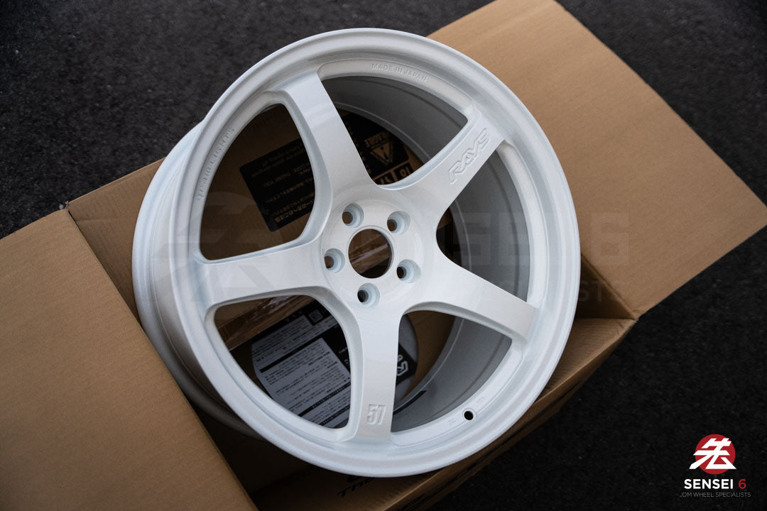 Gram Lights 57CR / 18x9.5 +38 / 5x100 / Ceramic Pearl White (CPP)
