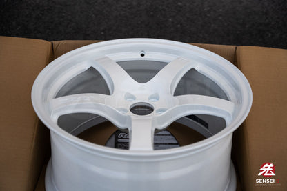 Gram Lights 57CR / 18x9.5 +38 / 5x100 / Ceramic Pearl White (CPP)
