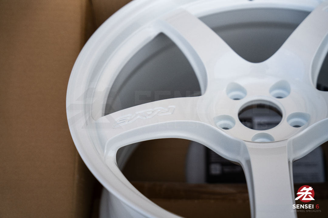 Gram Lights 57CR / 18x9.5 +38 / 5x100 / Ceramic Pearl White (CPP)
