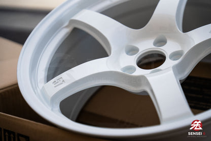 Gram Lights 57CR / 18x9.5 +38 / 5x100 / Ceramic Pearl White (CPP)