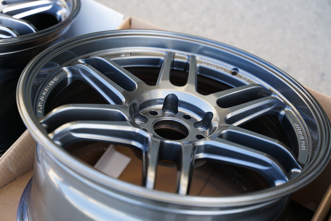 AME Tracer TM02 / 18x9.5 +38 / 5x114.3 / Negro pistola
