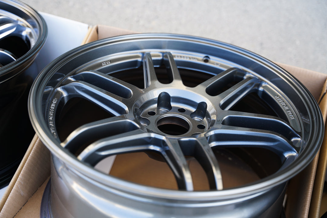 AME Tracer TM02 / 18x9.5 +38 / 5x114.3 / Negro pistola