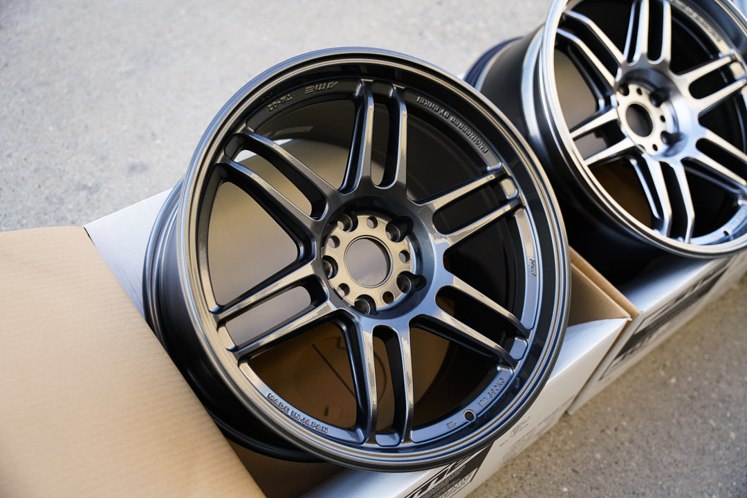 AME Tracer TM02 / 18x9.5 +22 / 5x114.3 / Negro pistola